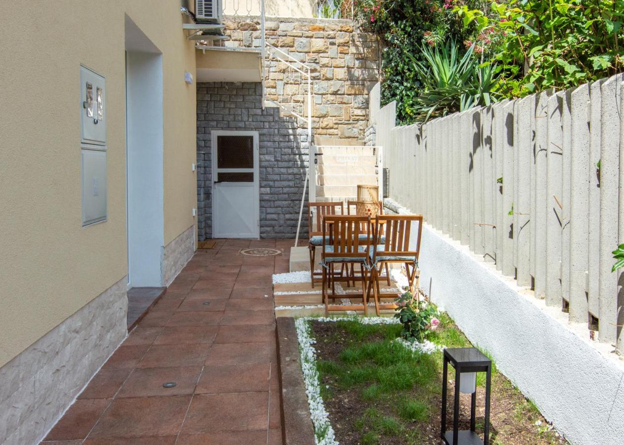 The Rose Garden Apartments Portoroz Exterior foto